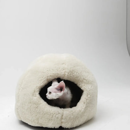 Nest Natural Woolen Pet Bed - White