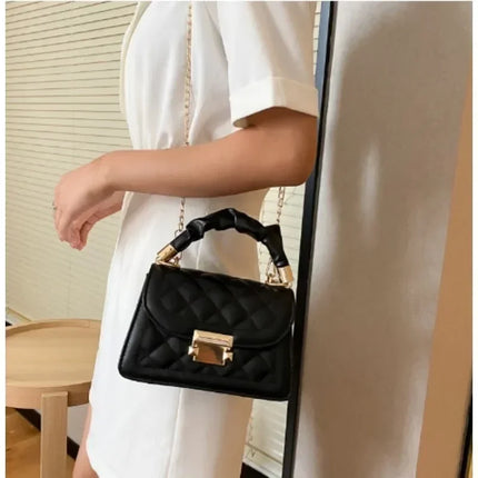Rhomboid Chain Crossbody Bag