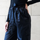 Medium / BLACK