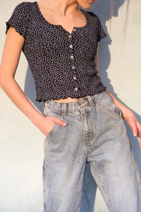 Women Scoop Neck Button down Floral Print Crop Tee Short Sleeve Floral Printed Crop Top For Women Summer Fashion